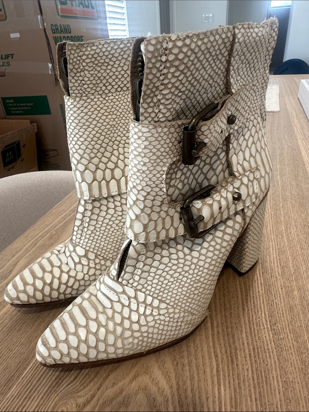 Freebird Joey Women’s Cream Snake-Texture Buckle Ankle Boots- never worn!